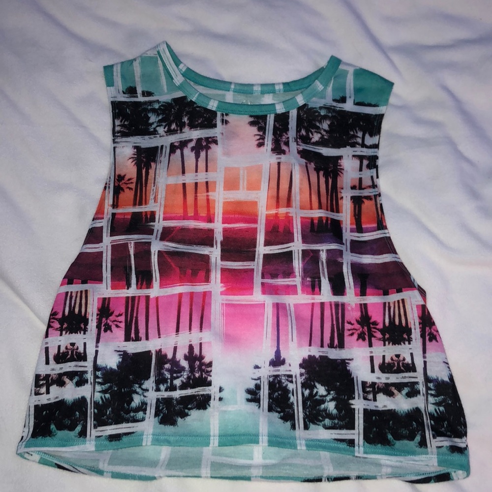 Slightly cropped tank top